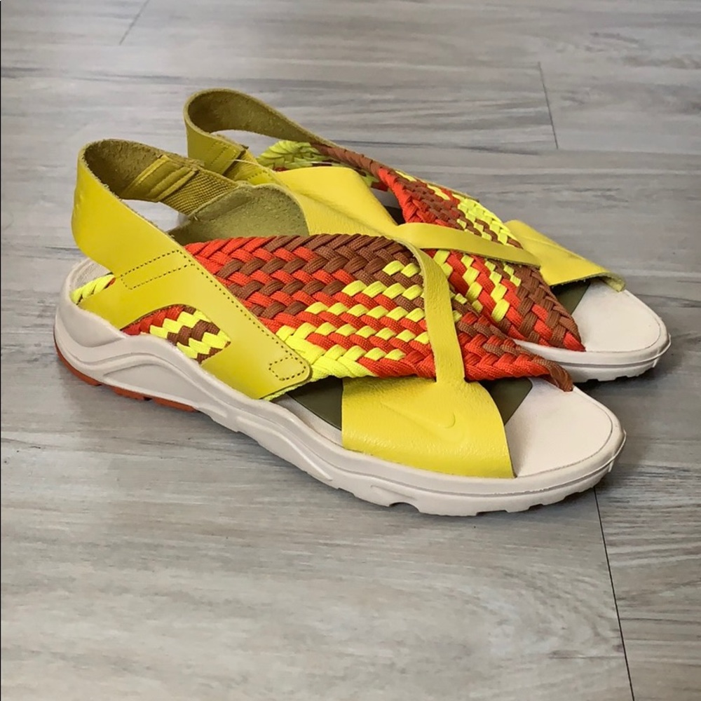 New Nike Hurache Ultra Sandal Sz 8